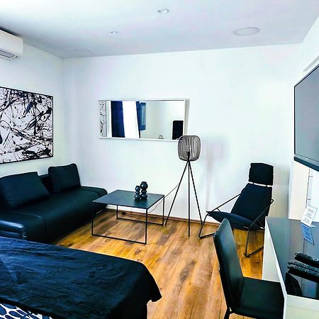 Octagon Main Square Apartment Zagabria Esterno foto