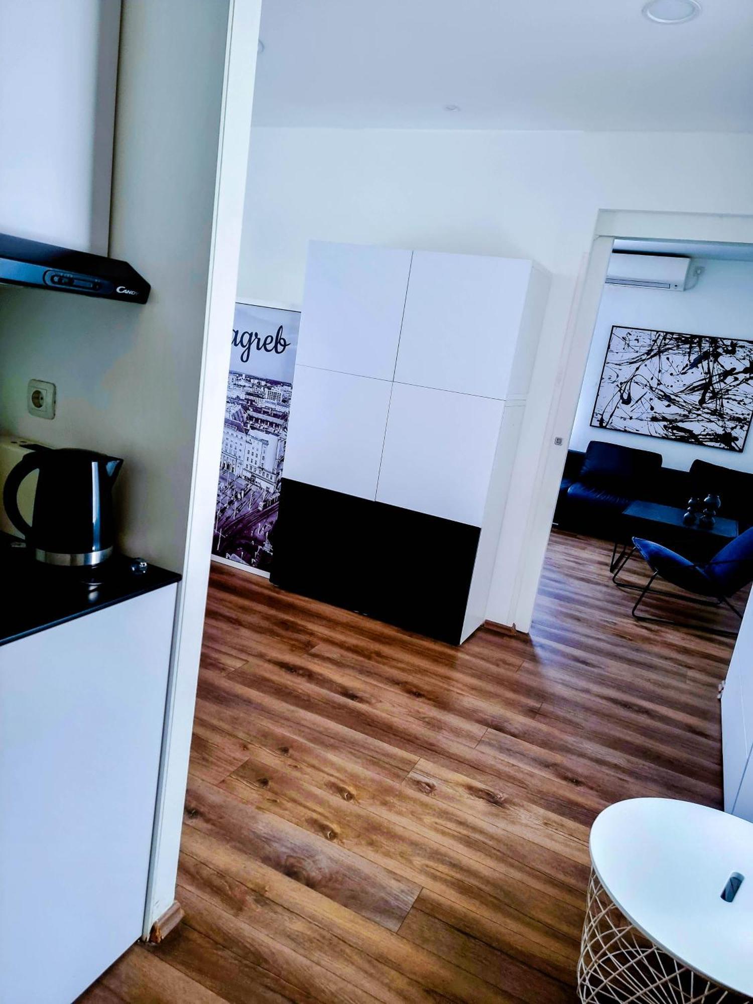 Octagon Main Square Apartment Zagabria Esterno foto